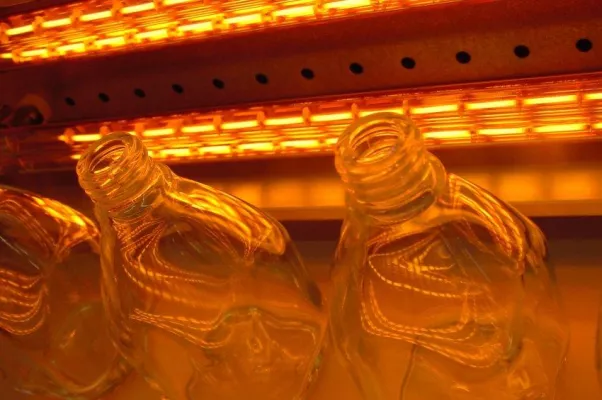 Twin tube infrared heating lamp